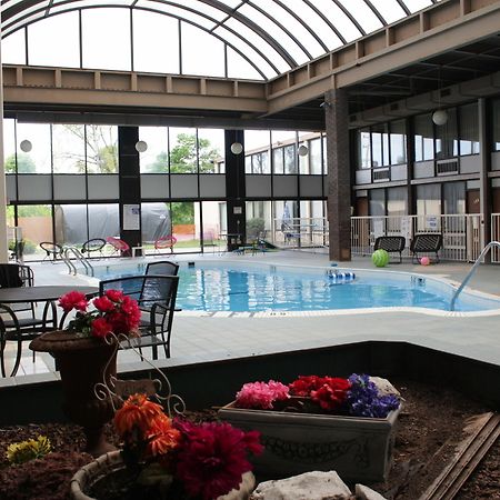 Newark Garden Finger Lakes Hotel Экстерьер фото