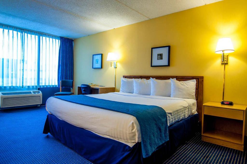 Newark Garden Finger Lakes Hotel Экстерьер фото